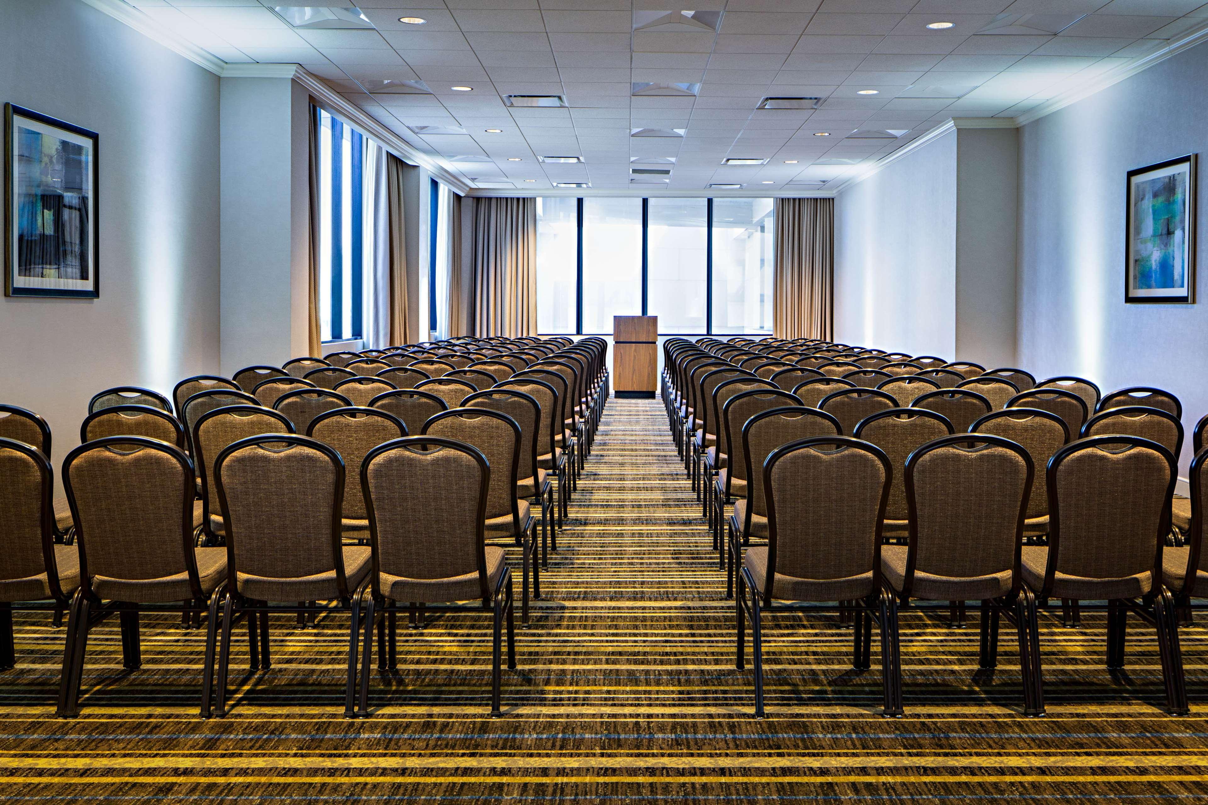 Hilton New Orleans Riverside Екстериор снимка