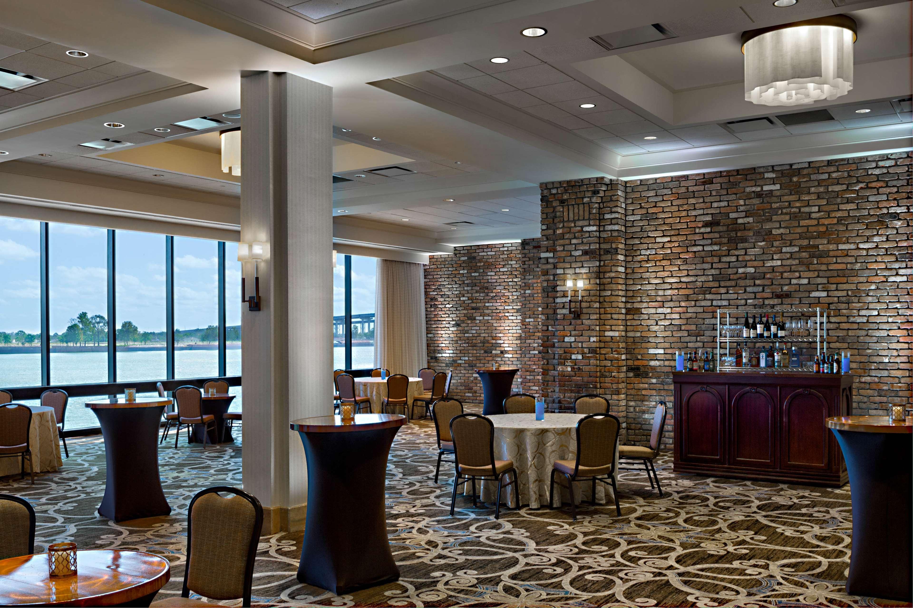 Hilton New Orleans Riverside Екстериор снимка