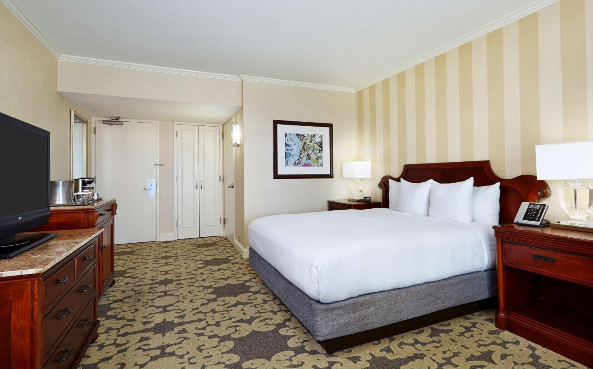 Hilton New Orleans Riverside Екстериор снимка